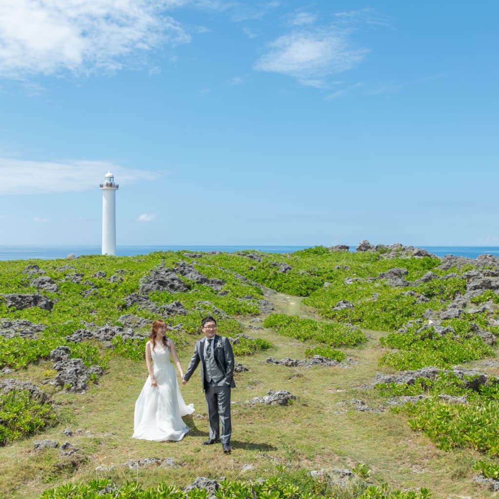ビーチと残波岬と夕日 | デコルテフォトグラフィー | 前撮り・フォトウェディング