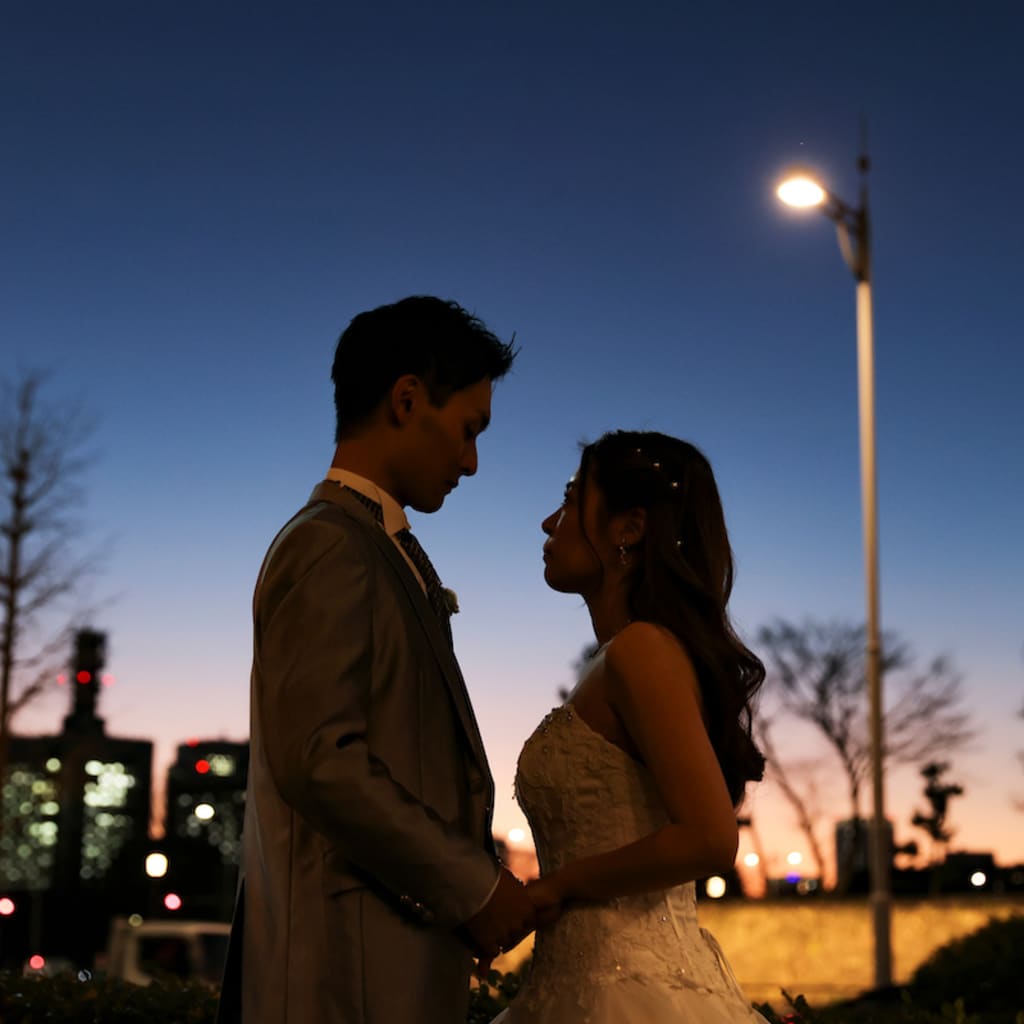 マジックアワーのおふたり | デコルテフォトグラフィー | 前撮り・フォトウェディング