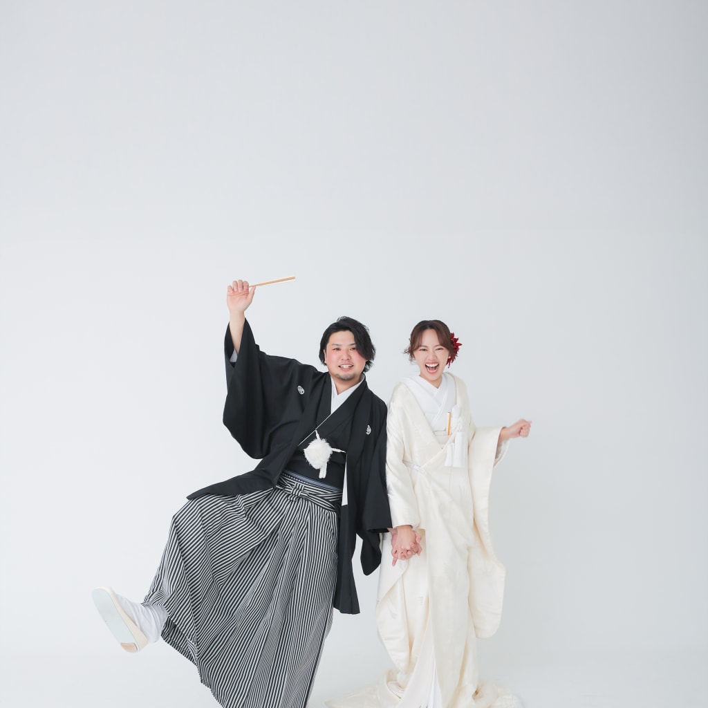 	結婚招待状にピッタリな写真が撮れる「スタジオPLUS」！ | デコルテフォトグラフィー | 前撮り・フォトウェディング