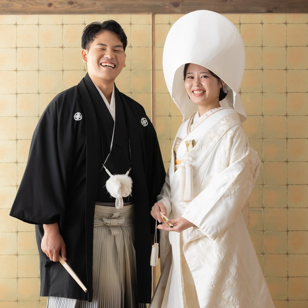 白無垢と色打掛けで彩る和装スタジオフォト、笑顔あふれる特別なひととき