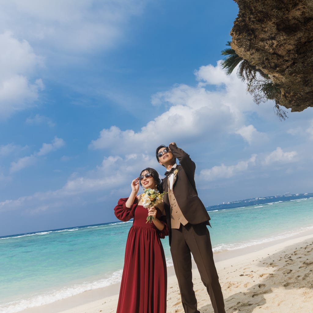 青い空と海に包まれて ― 沖縄ロケーションフォト