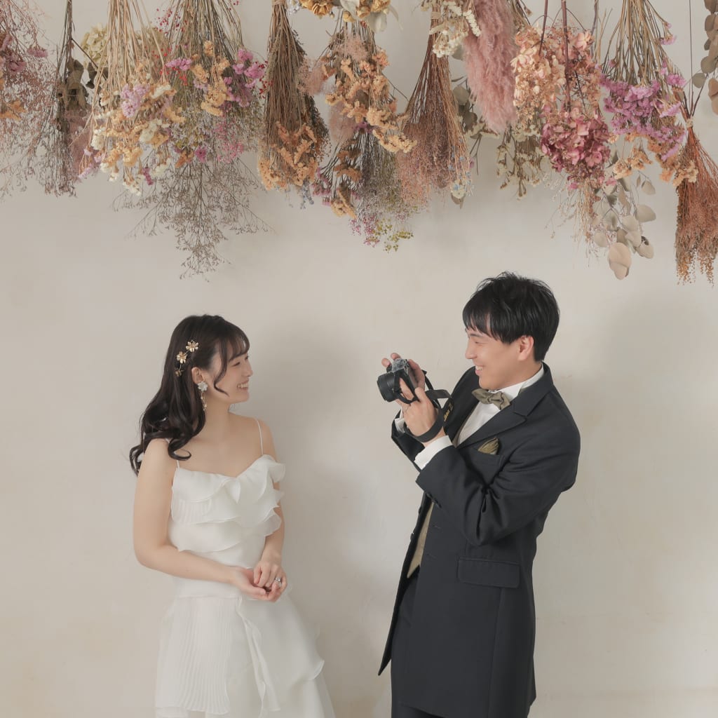 スタジオでもさまざまな雰囲気を♪【洋装ハウススタジオ】 | デコルテフォトグラフィー | 前撮り・フォトウェディング