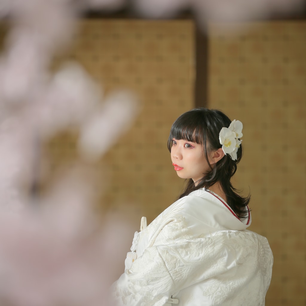 ヘアスタイルや小物でお二人らしく | デコルテフォトグラフィー | 前撮り・フォトウェディング
