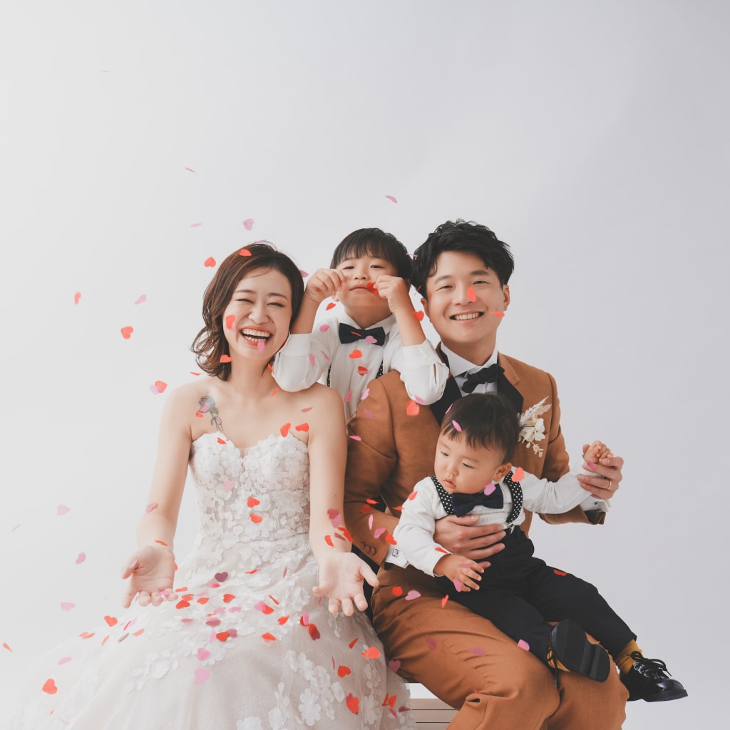 	家族で洋装撮影 | デコルテフォトグラフィー | 前撮り・フォトウェディング