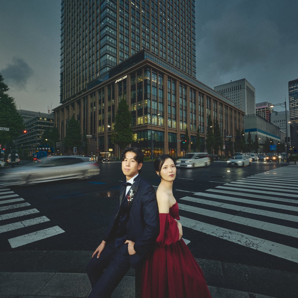 洋装ハウススタジオと雨の東京周遊で特別なウェディングフォト | デコルテフォトグラフィー | 前撮り・フォトウェディング