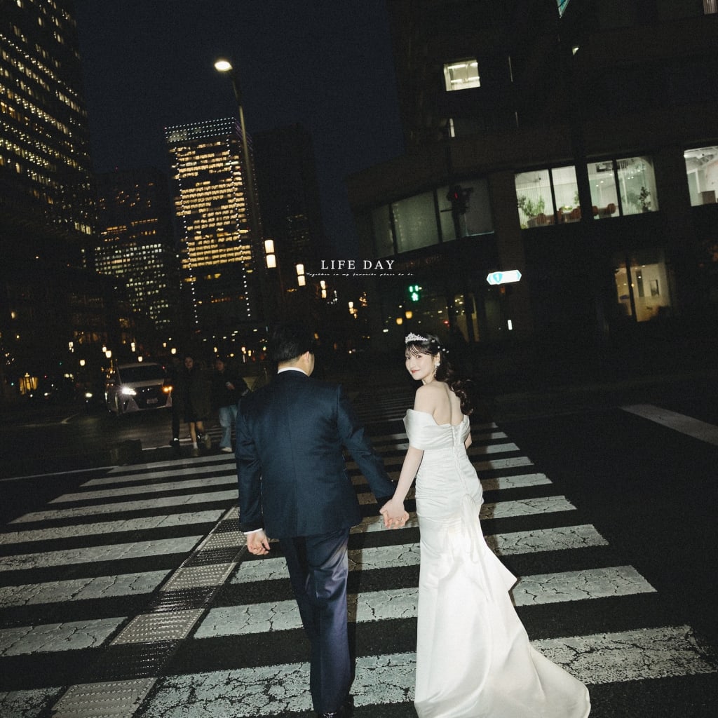 夜の街ってなんだかおしゃれ | デコルテフォトグラフィー | 前撮り・フォトウェディング