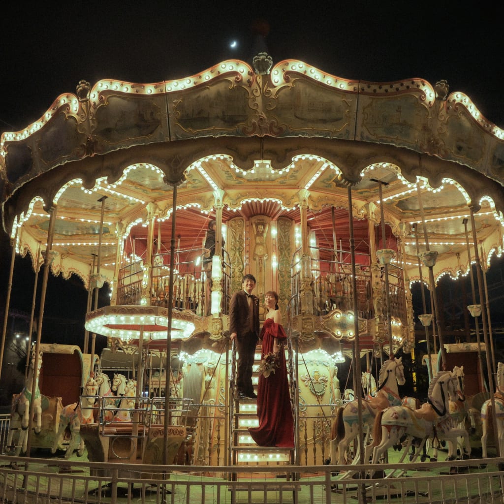光の遊園地 | デコルテフォトグラフィー | 前撮り・フォトウェディング
