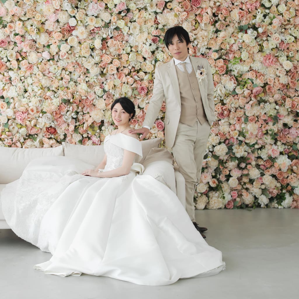 スタジオで洋装の撮影 | デコルテフォトグラフィー | 前撮り・フォトウェディング