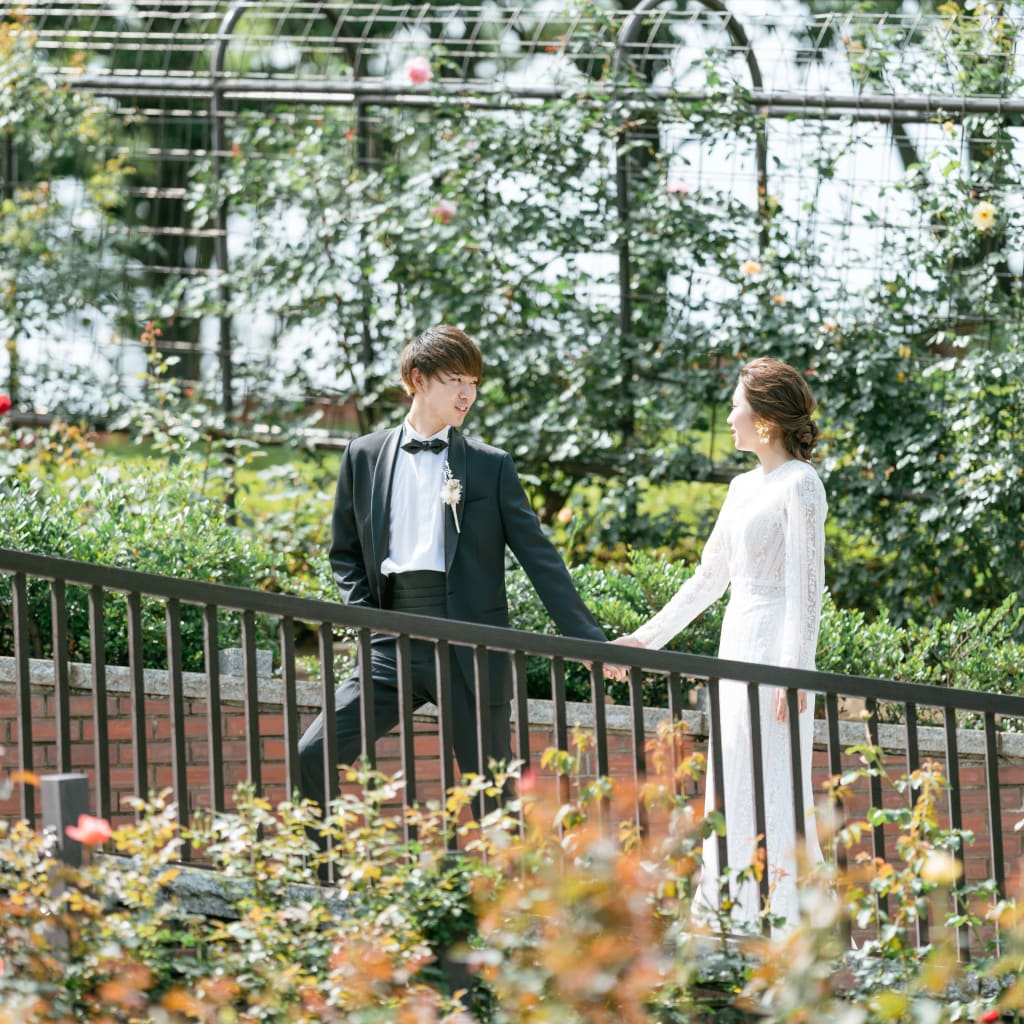 洋装　ロケーション　おしゃれ　ウェディングドレス　タキシード　公園