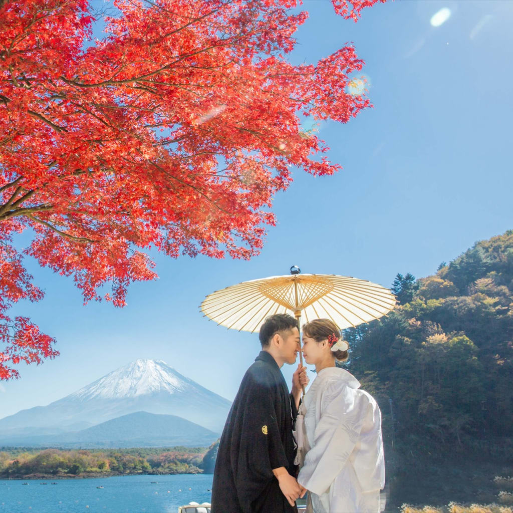 秋の紅葉と富士山、ススキ野原など大自然の和装撮影 | デコルテフォトグラフィー | 前撮り・フォトウェディング
