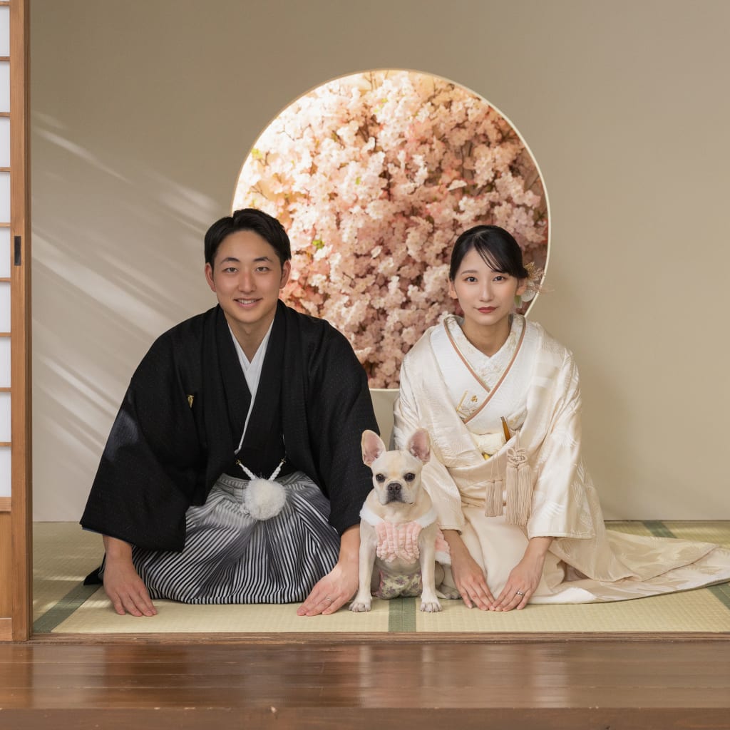 ワンちゃんと一緒にスタジオ2着撮影！ | デコルテフォトグラフィー | 前撮り・フォトウェディング