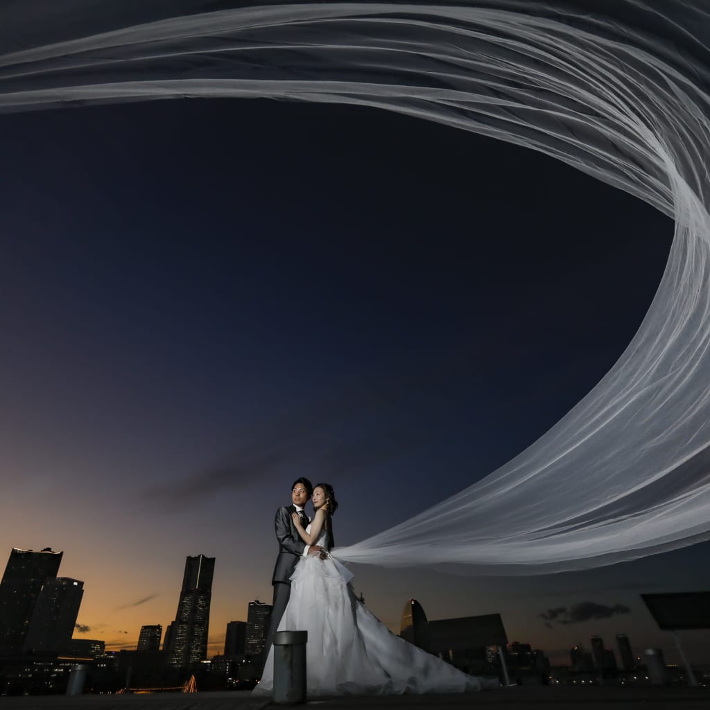本日は夕景から夜景の大桟橋撮影のご紹介です。 | デコルテフォトグラフィー | 前撮り・フォトウェディング