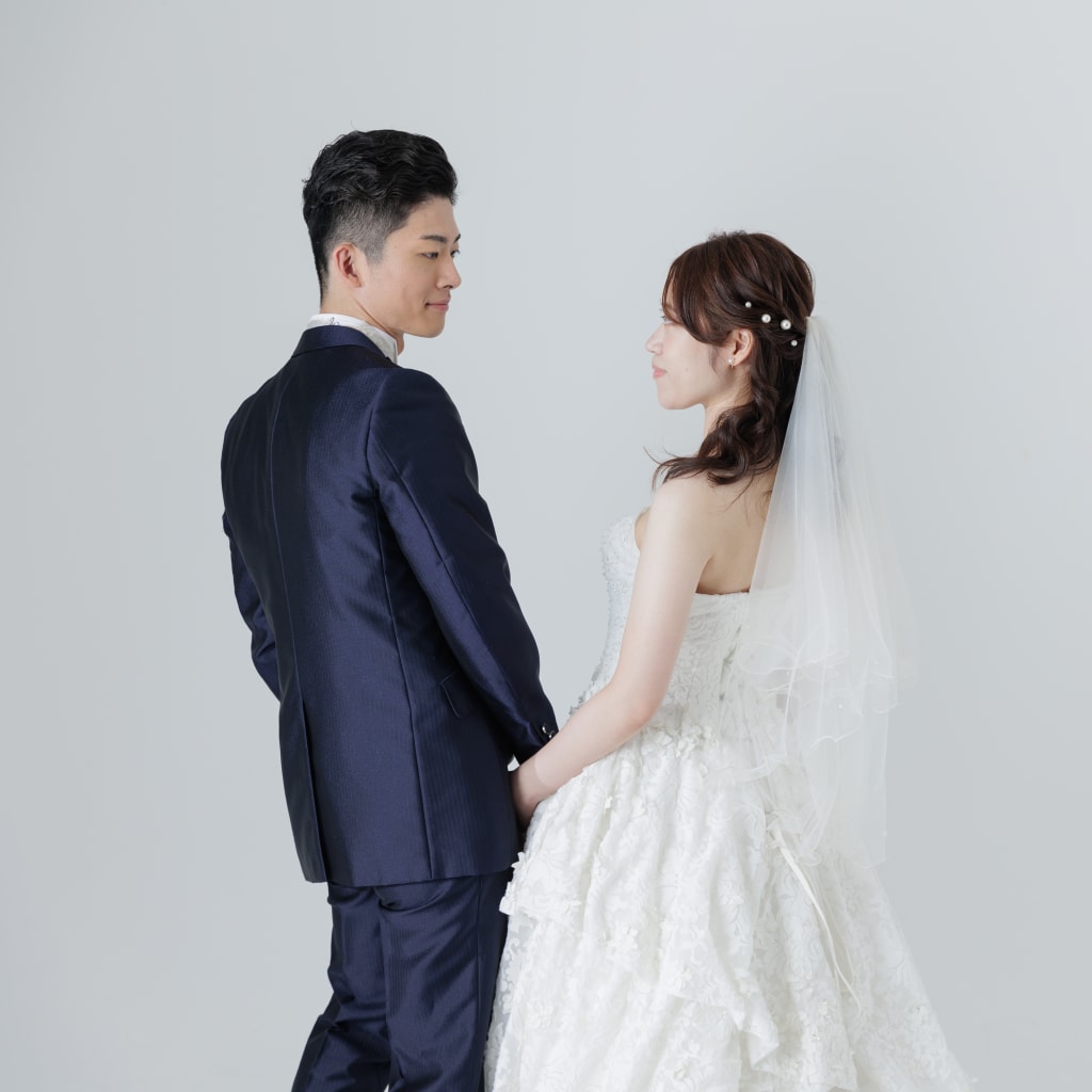 シンプルも可愛くも！【洋装ハウススタジオ】 | デコルテフォトグラフィー | 前撮り・フォトウェディング