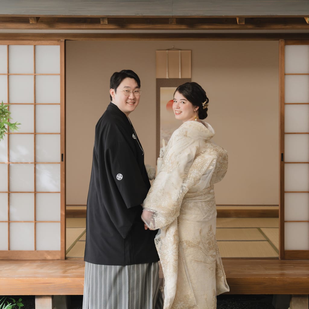屋内庭園でおふたりらしいお写真を | デコルテフォトグラフィー | 前撮り・フォトウェディング