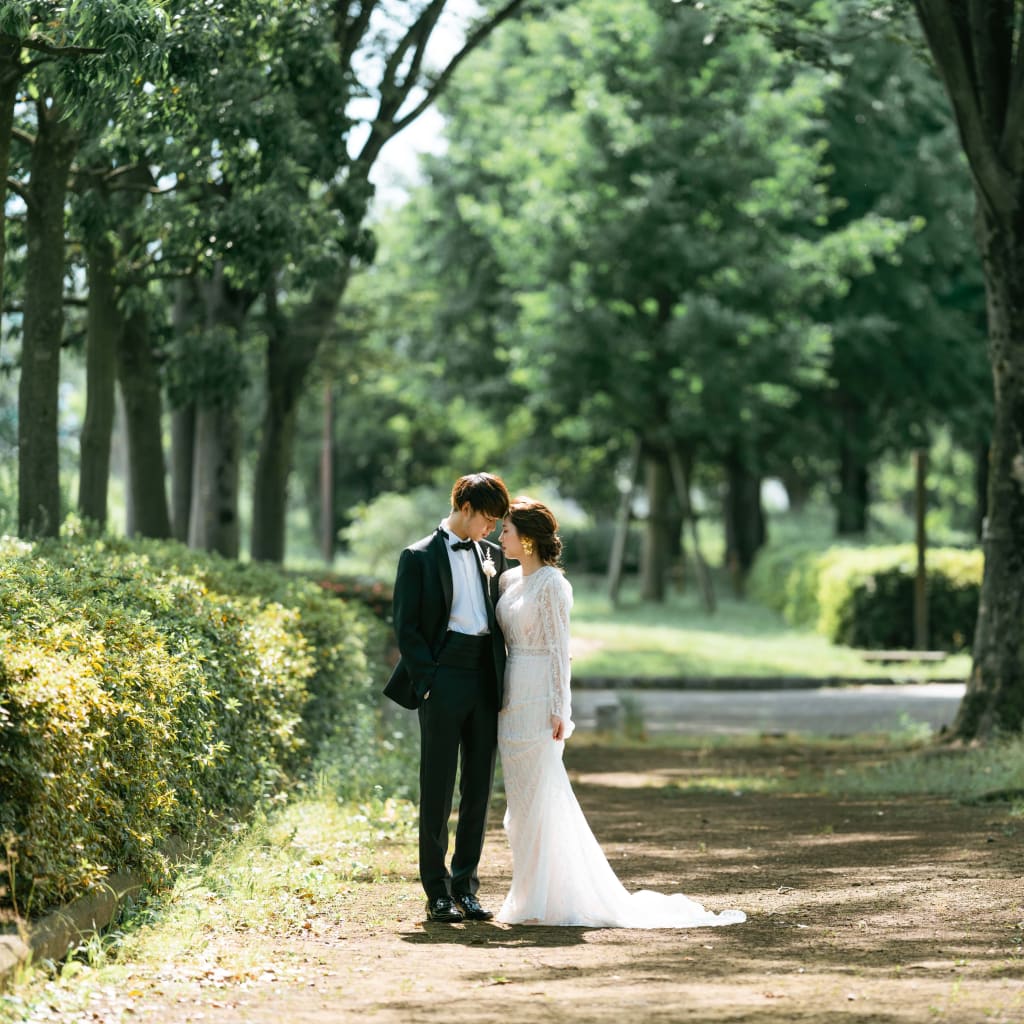 洋装　ロケーション　おしゃれ　ウェディングドレス　タキシード　公園