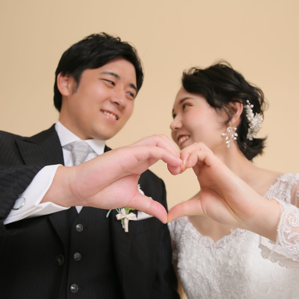 お2人らしく♪【洋装ハウススタジオ】Photo By Yumiba | デコルテフォトグラフィー | 前撮り・フォトウェディング