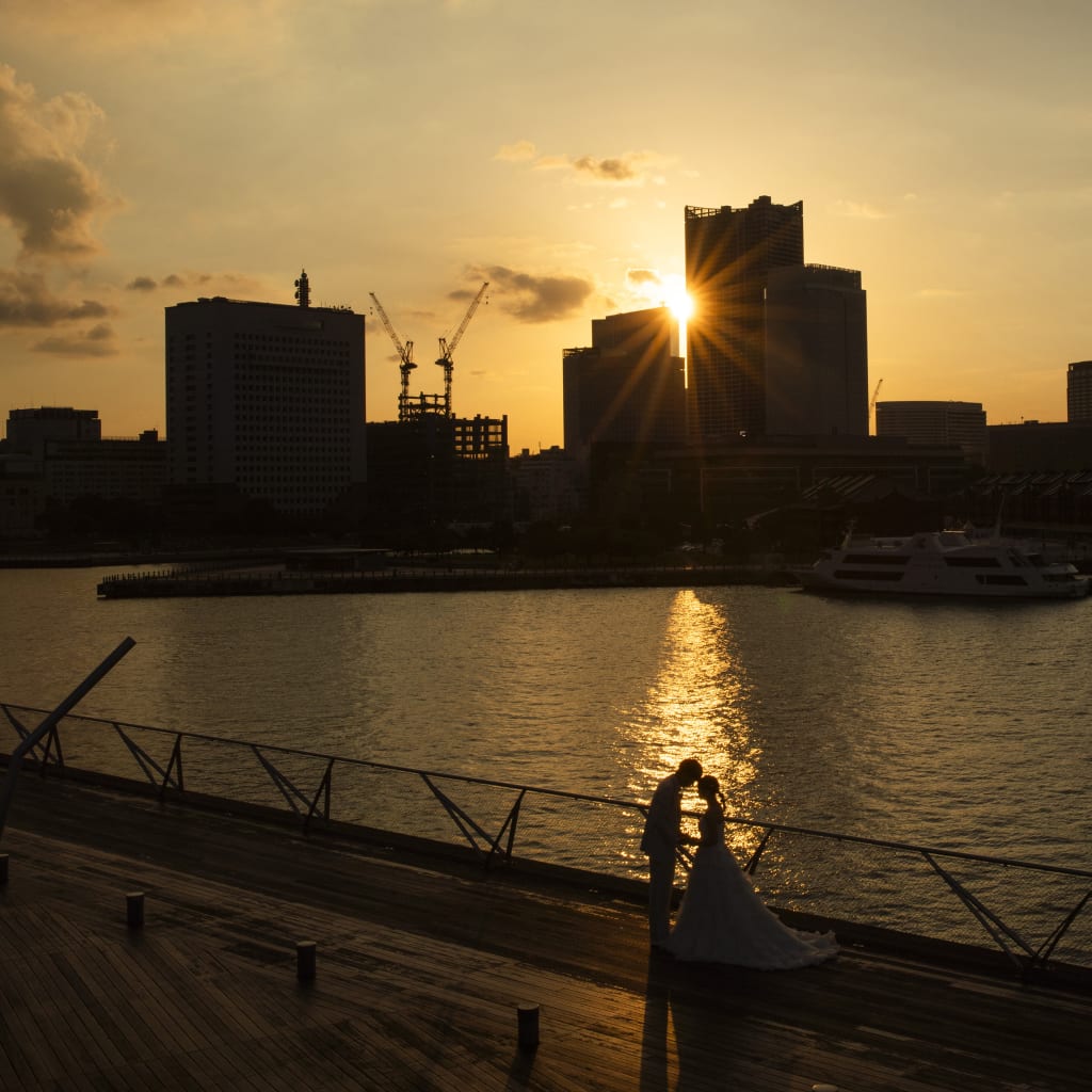 大桟橋で夕日と夜景撮影！ | デコルテフォトグラフィー | 前撮り・フォトウェディング