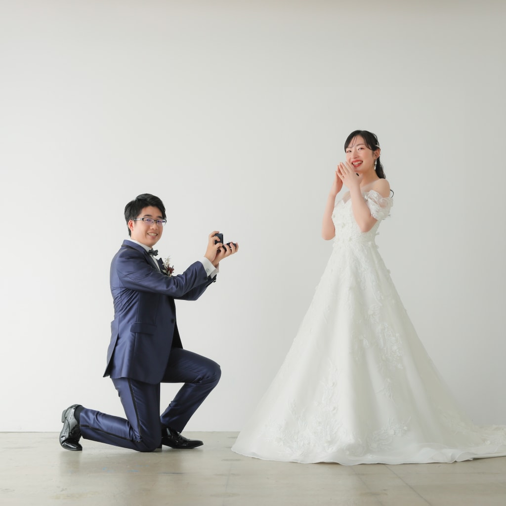 洋装ハウススタジオでいろんなお写真を | デコルテフォトグラフィー | 前撮り・フォトウェディング