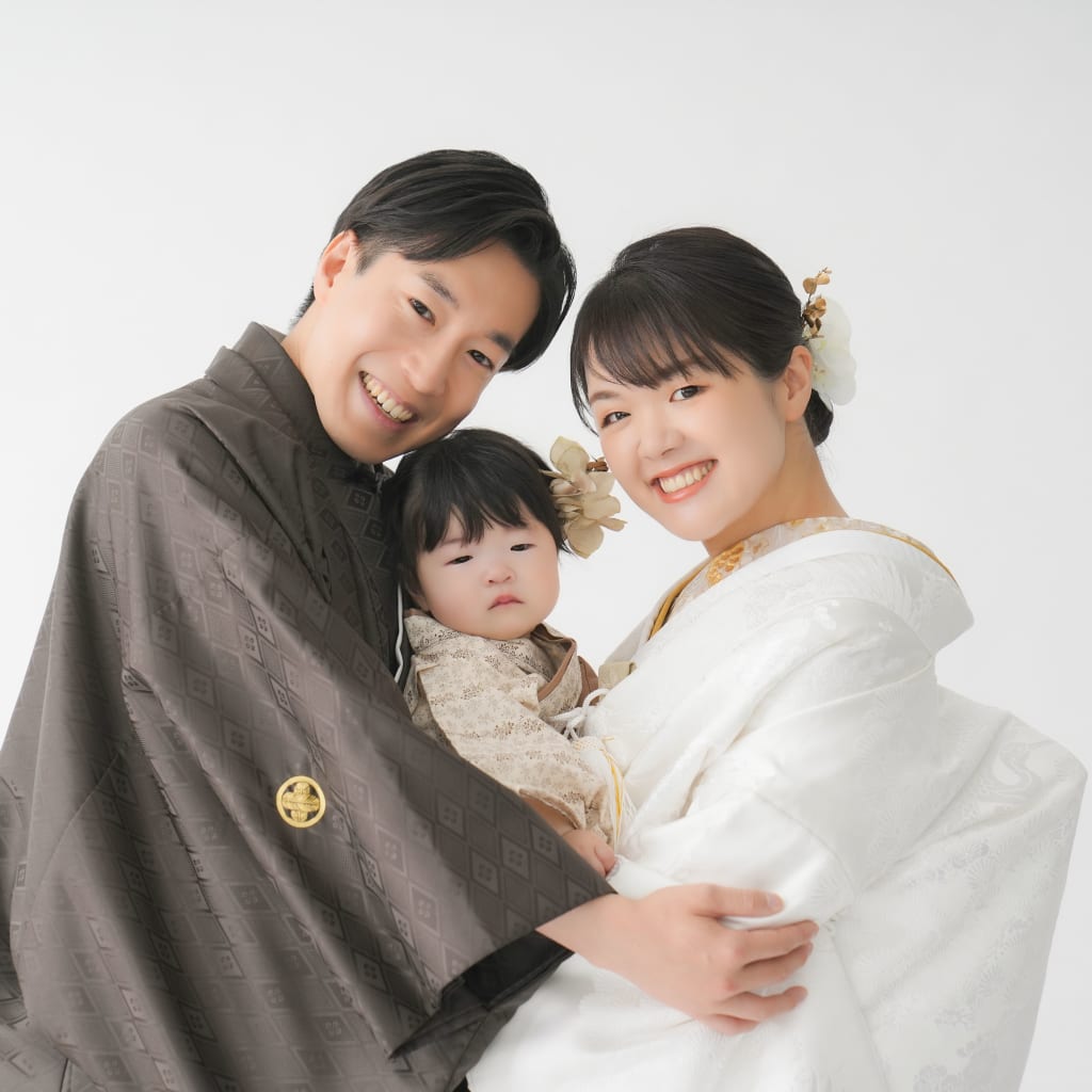【和装スタジオPLUS】お子様と一緒に！ | デコルテフォトグラフィー | 前撮り・フォトウェディング