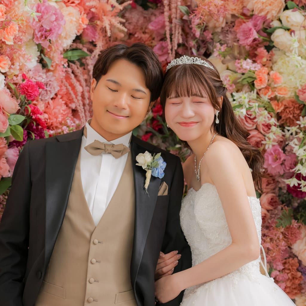 白ドレス＆黒ドレスの2着を満喫！推し活やぬいぐるみと叶えるこだわりフォトウェディング | デコルテフォトグラフィー | 前撮り・フォトウェディング