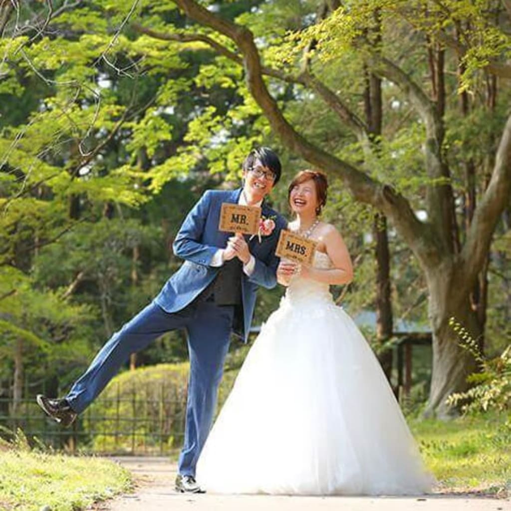 緑に包まれて デコルテフォトグラフィー 前撮り フォトウェディング