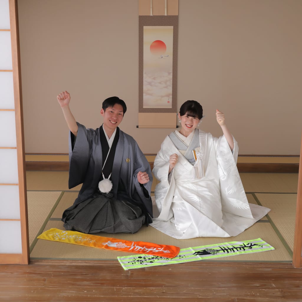 スタジオでお二人の思い出のアイテムと一緒にお写真残しませんか？ | デコルテフォトグラフィー | 前撮り・フォトウェディング