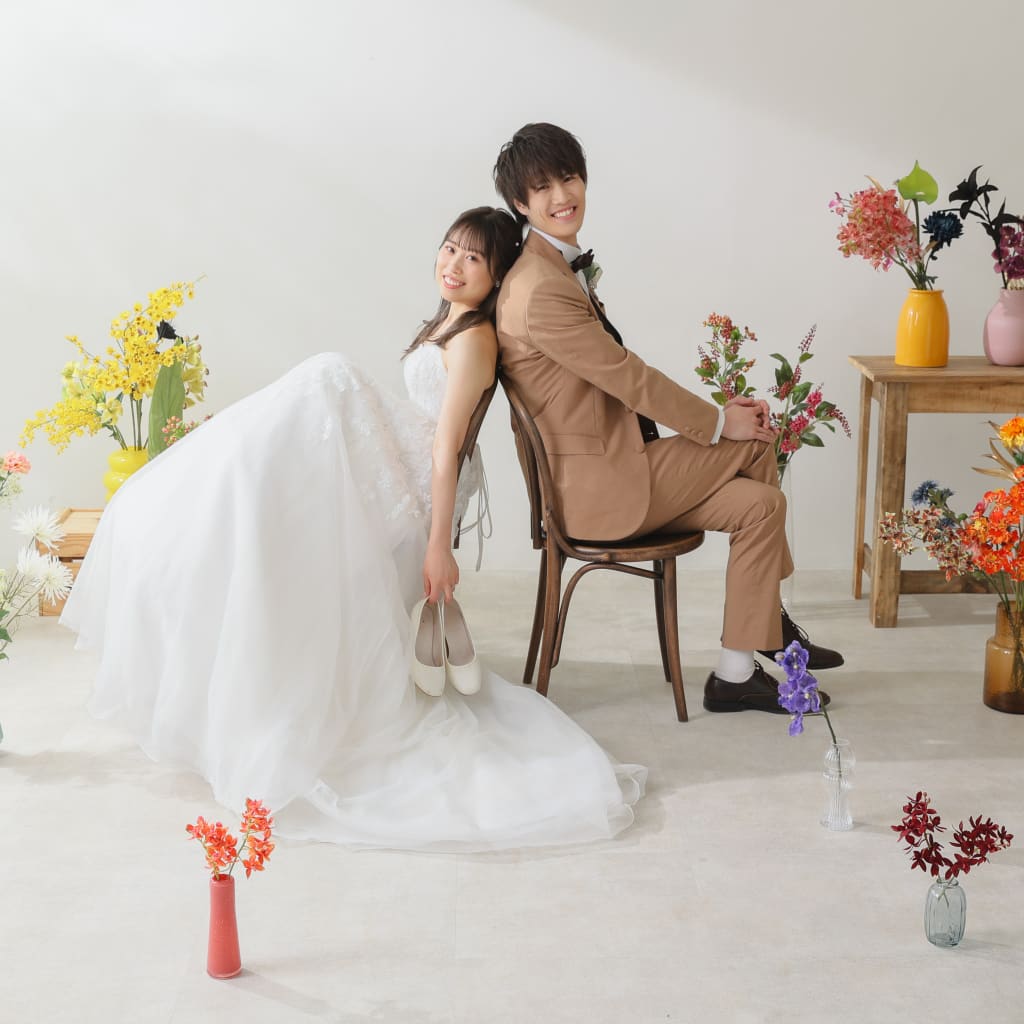 洋装ハウススタジオinみなとみらい店【ウエディングドレス＋カラードレスで満喫♪】 | デコルテフォトグラフィー | 前撮り・フォトウェディング