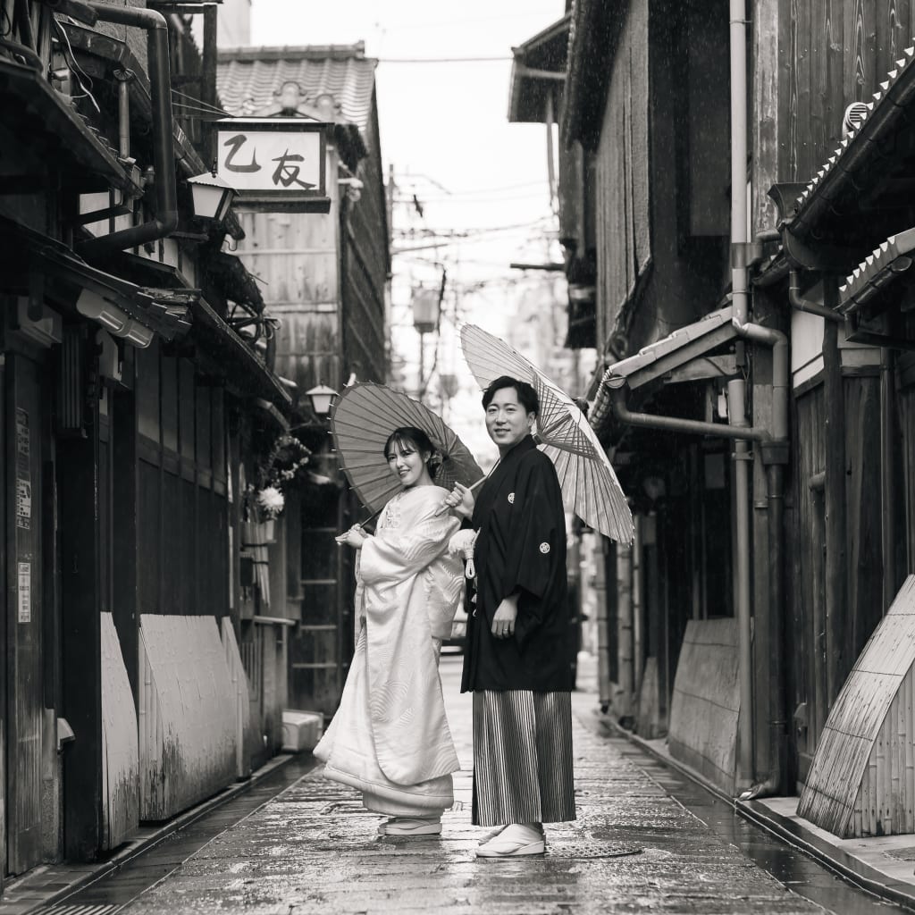 雨の「祇園」も美しい＾＾♡ | デコルテフォトグラフィー | 前撮り・フォトウェディング