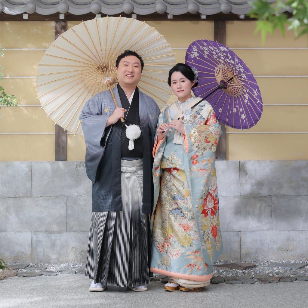 屋内庭園で残す和装のウェディングフォト