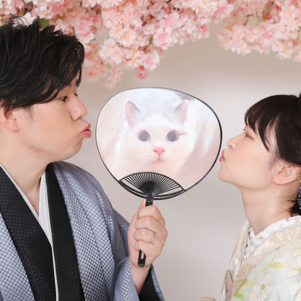 お手製の猫ちゃんグッズと♪【屋内庭園スタジオ】 | デコルテフォトグラフィー | 前撮り・フォトウェディング