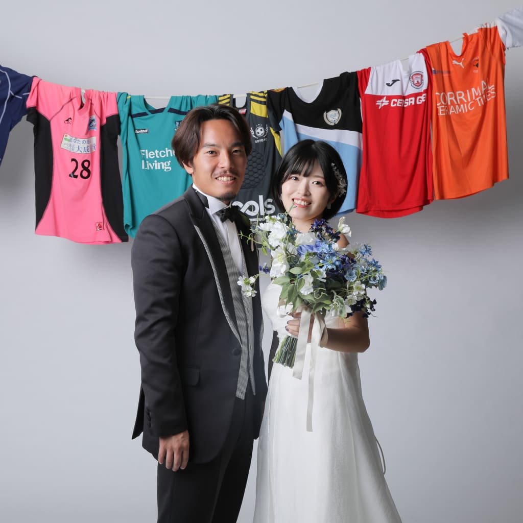 サッカー大好きな、お二人とスタジオ撮影 | デコルテフォトグラフィー | 前撮り・フォトウェディング