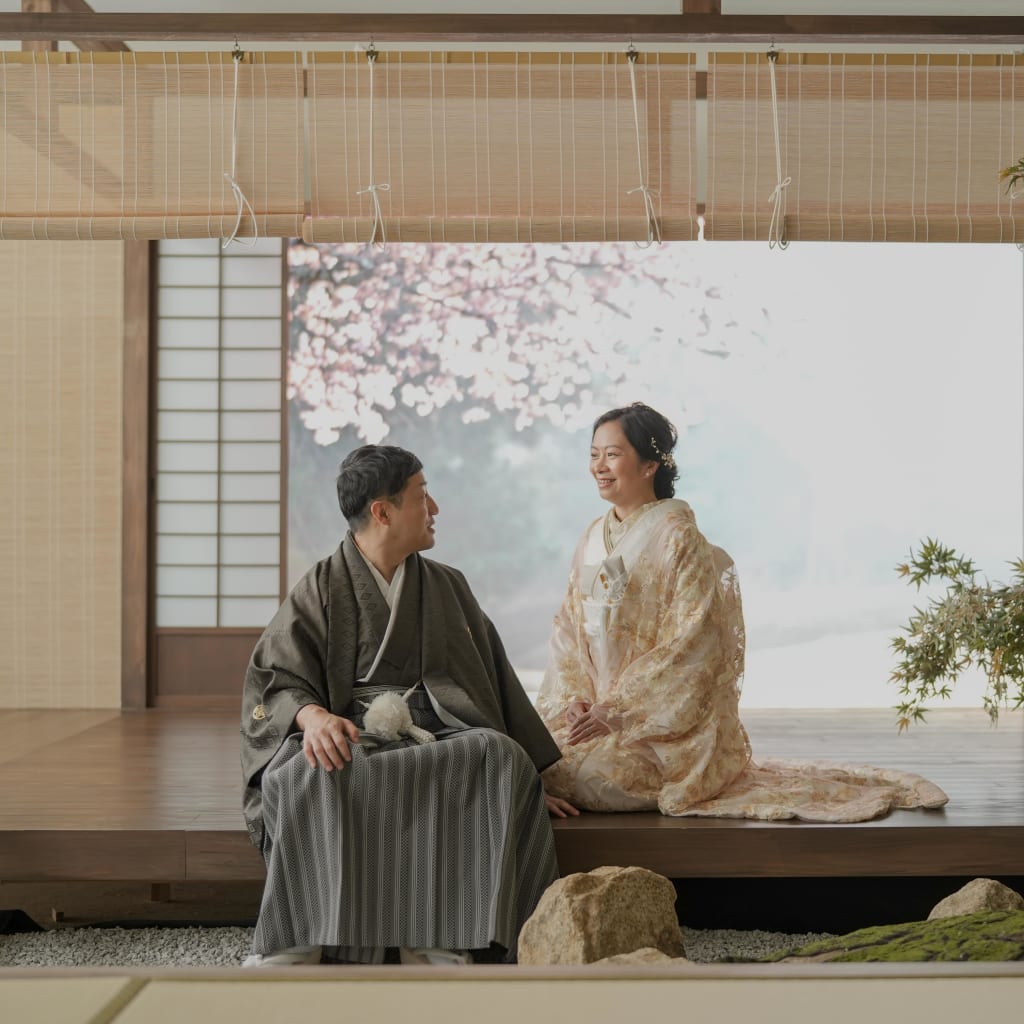 屋内庭園で | デコルテフォトグラフィー | 前撮り・フォトウェディング