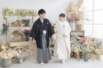 お花と光に包まれるナチュラルハウススタジオ