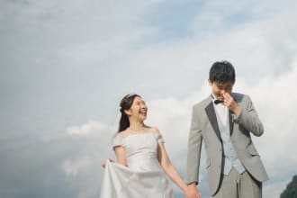 自然に包まれて過ごす、笑顔いっぱいのロケーションフォトウェディング