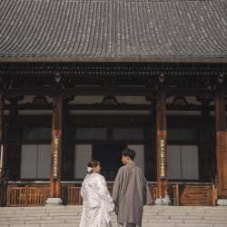 仏前で誓う二人の気持ち