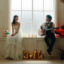 2人らしい撮影小物いっぱいで楽しむ撮影！