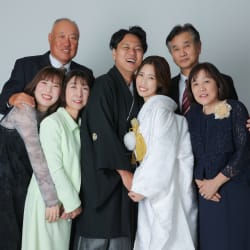 シンプル背景でおふたりらしく