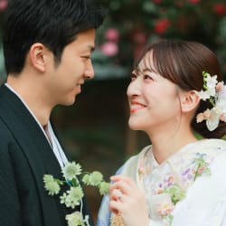 生花を使って和装を楽しんで　photo by 谷澤明美