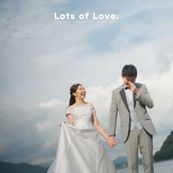 自然に包まれて過ごす、笑顔いっぱいのロケーションフォトウェディング