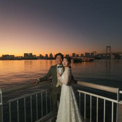 静かな海と夕陽と一緒に落ち着いた雰囲気で【お台場海浜公園】