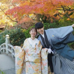 紅葉が見頃の旧安田庭園で和装ロケ！