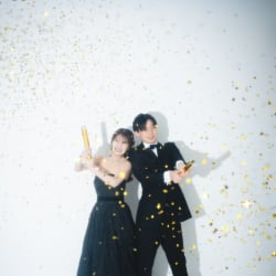 小物やスタジオアイテムで賑やかな写真を！