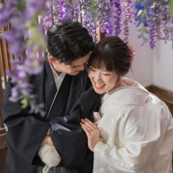 屋内庭園で笑顔がいっぱい