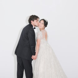 スタジオ撮影　白背景でシンプル可愛い