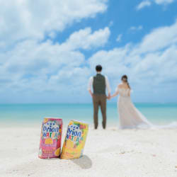 沖縄の海で乾杯！