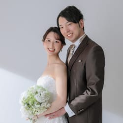 幸せの予感。お二人の自然体な表情を切り取った特別な一日