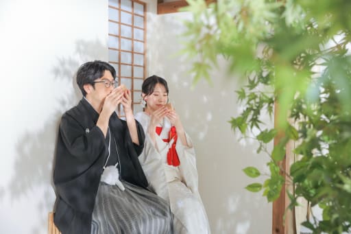好きなお酒で乾杯！屋内庭園スタジオ