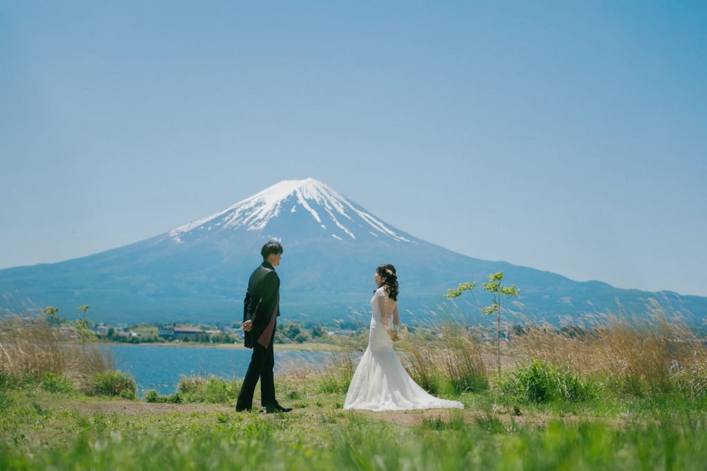 5月撮影したてのお洒落な富士山ウェディングフォト