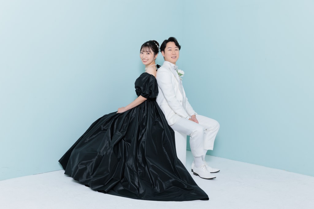 ブラックのカラードレスでスタジオ撮影！