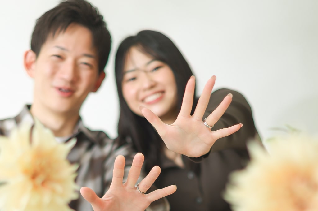 私服で残す結婚記念の写真 photo by 谷澤明美